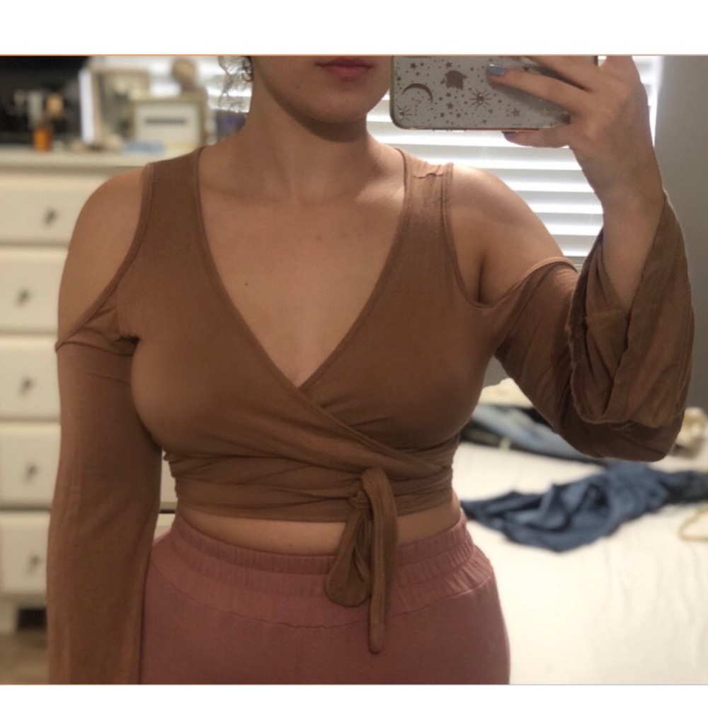 WOMENS TOP